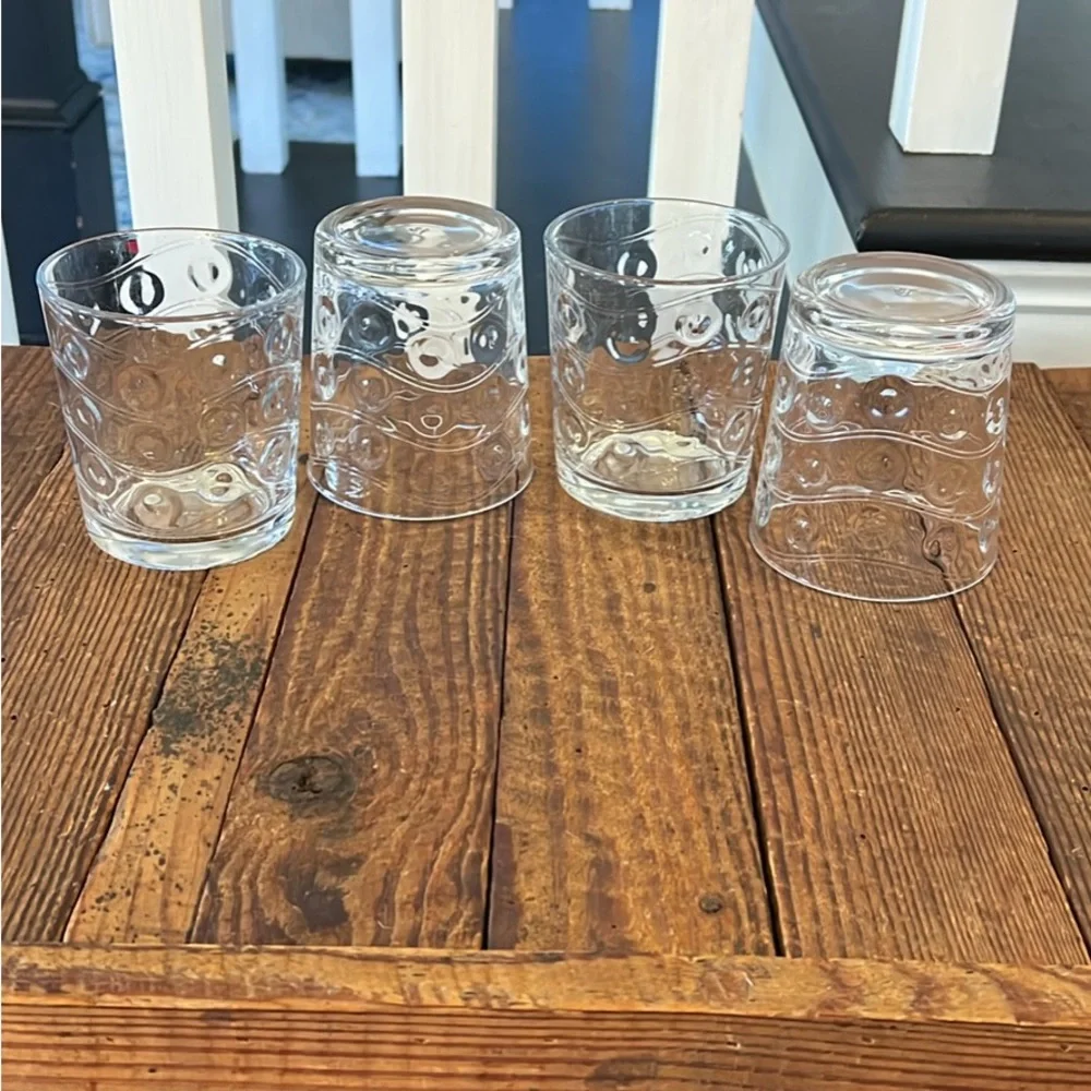 Elegant Clear Glass Tumbler Set (4) - Picture 6 of 6